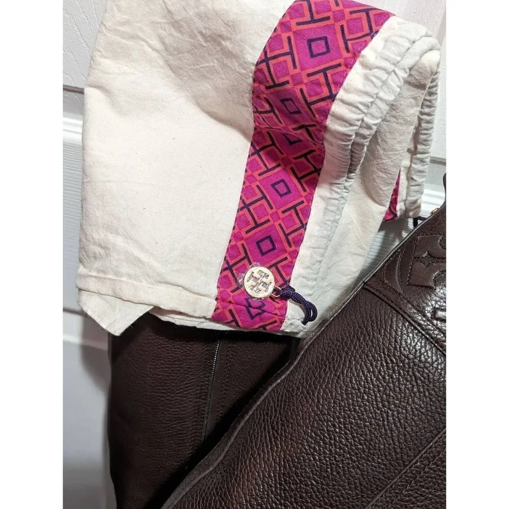 Tory Burch includes dustbag